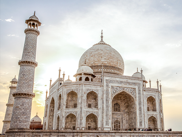 What to Wear to Look Amazing (And Appropriate) in Taj Mahal Selfies ...