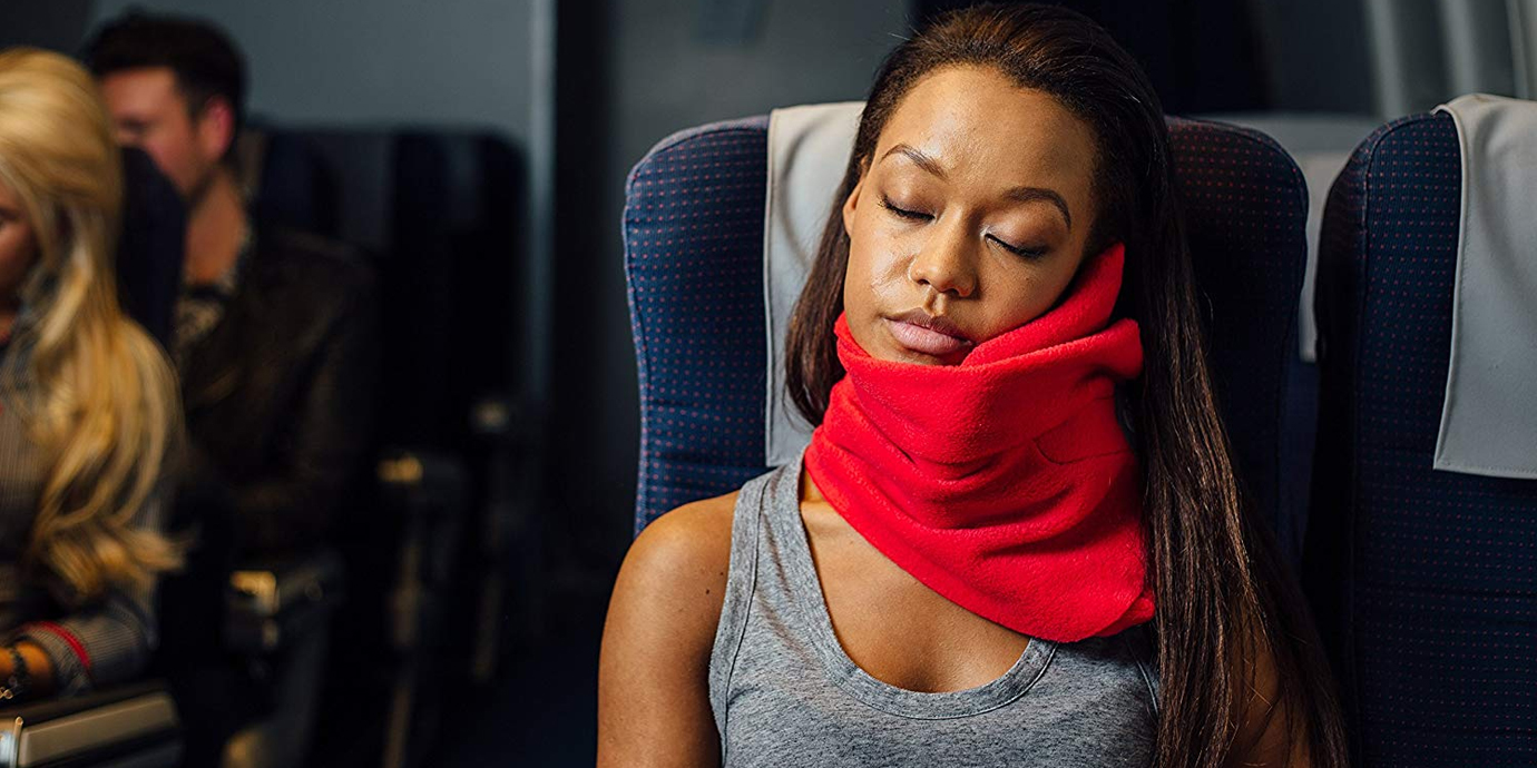 Trtl Travel Pillow Review, Amazon Bestseller (2020) | What to Pack